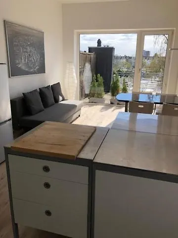 Studio B - Sunny City Business Apartment With Roof-Top Terrace For 2-4 Guests Dusseldorf
