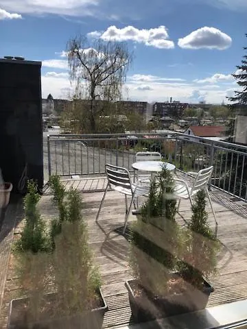 Studio B - Sunny City Business Apartment With Roof-Top Terrace For 2-4 Guests Dusseldorf Germany