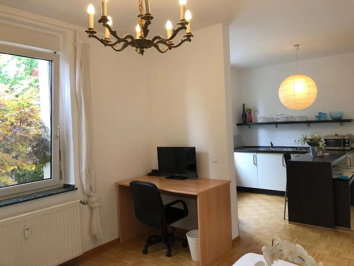 Studio B - Sunny City Business Apartment With Roof-Top Terrace For 2-4 Guests Düsseldorf